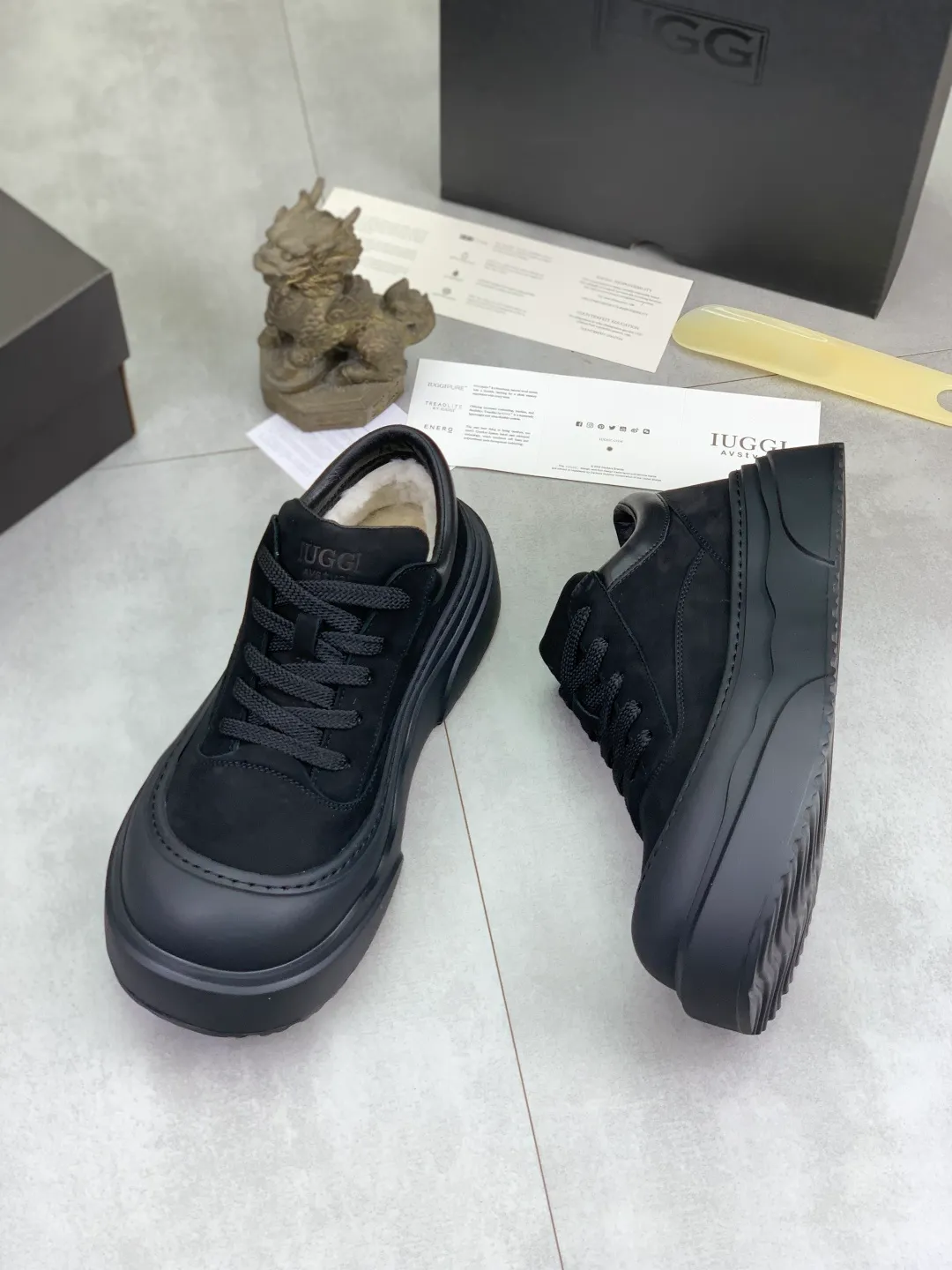 Men's shoes 💰P640 New arrival 🆕🆕🆕 IUGGI men's shoes New winter thick-soled height-increasing sneakers Men's retro genuine leather casual shoes Full cowhide Wool lining Velvet warm Martin boots Thick-soled heightening lace-up casual and comfortable short boots Accent style ~ low-cut shoes Men's toe-layer cowhide high-end Martin boots Thick-soled heightening large-toe sneakers Size number: 39-44 Two colors